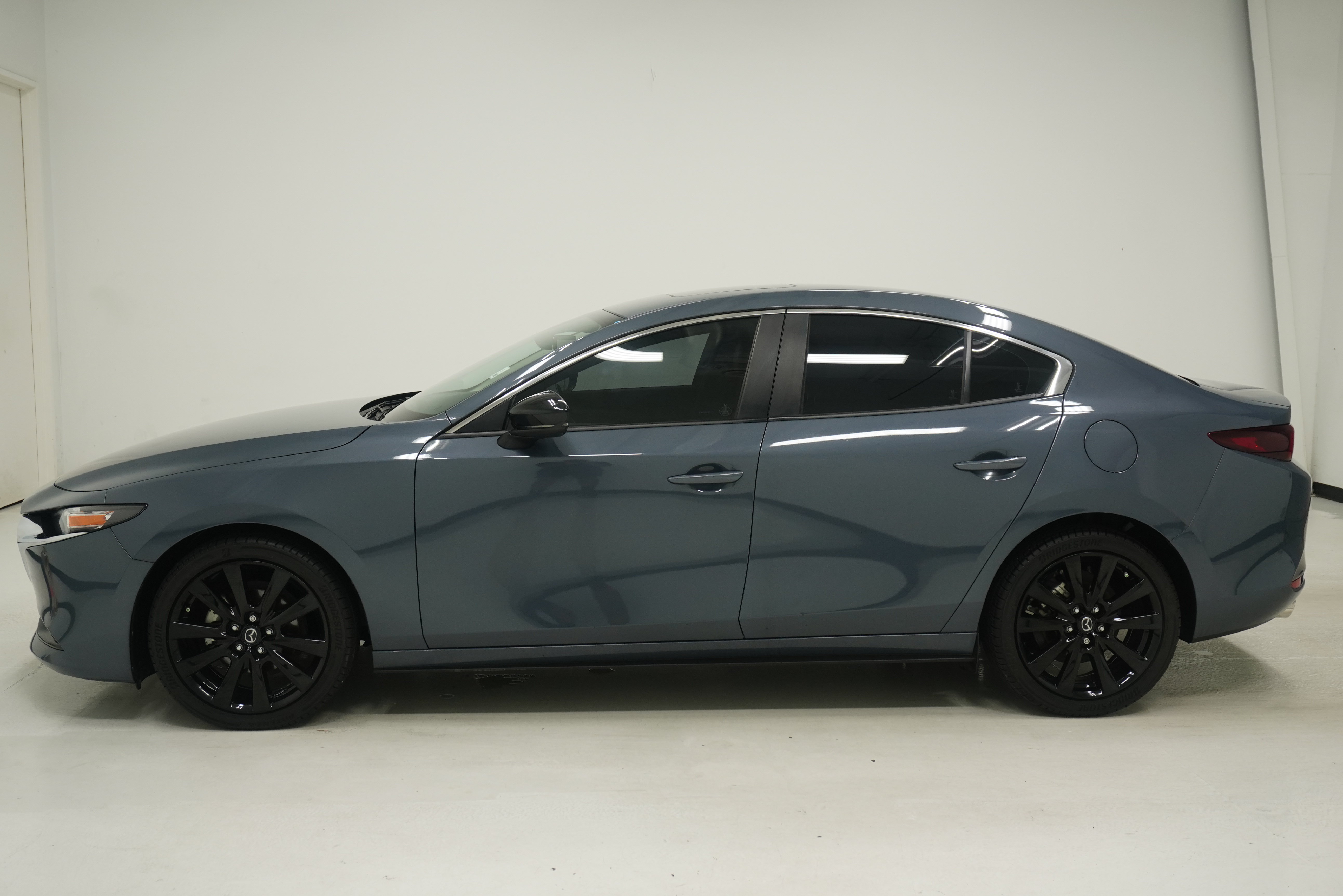 Used 2022 MAZDA MAZDA3 s FWD image 7
