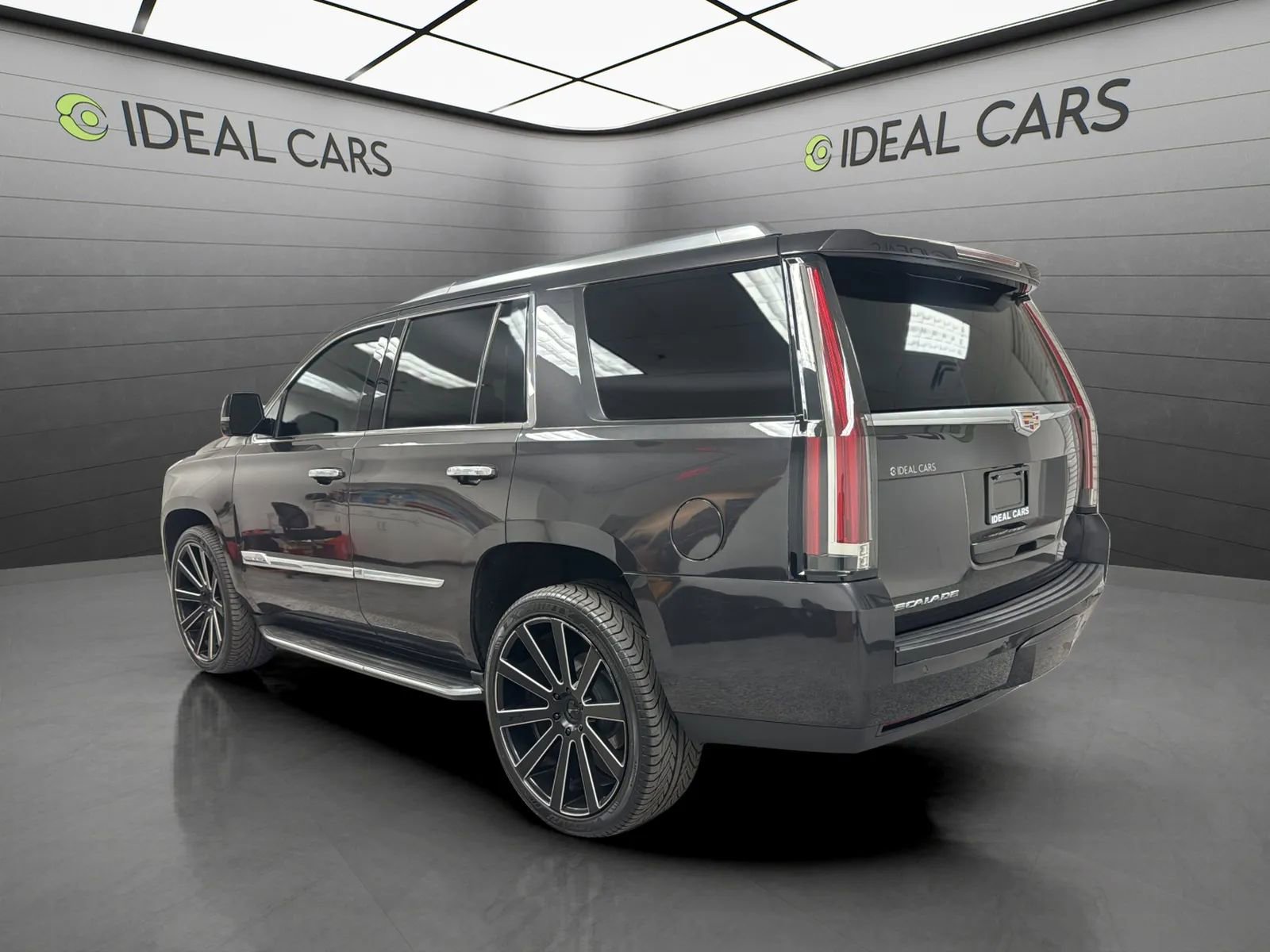 Used 2016 Cadillac Escalade Premium AWD/4WD image 7