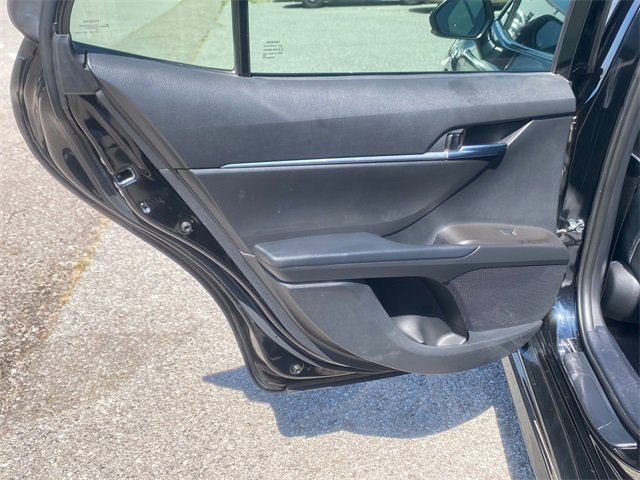Used 2022 Toyota Camry SE image 15