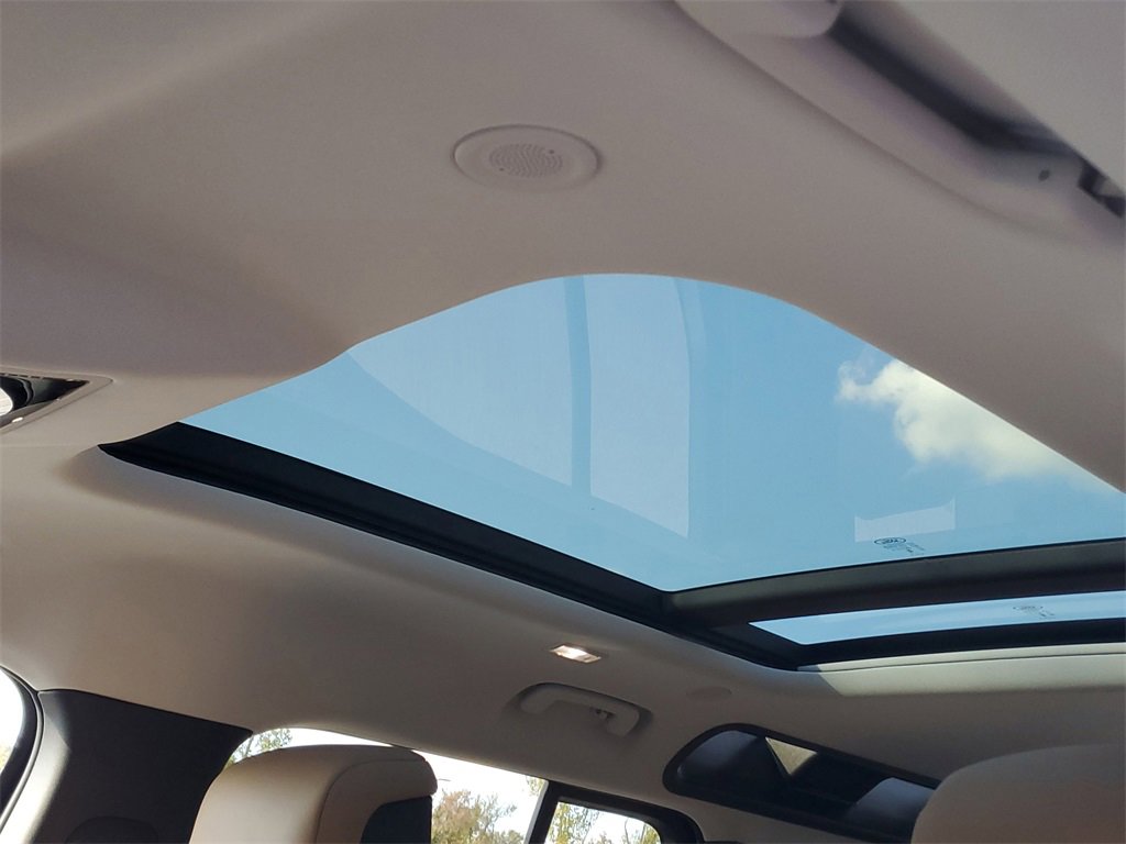 New 2026 Land Rover Defender 110 S image 9