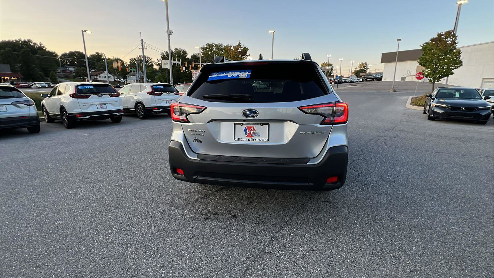 Used 2025 Subaru Outback Premium w/ Popular Package #1A image 5