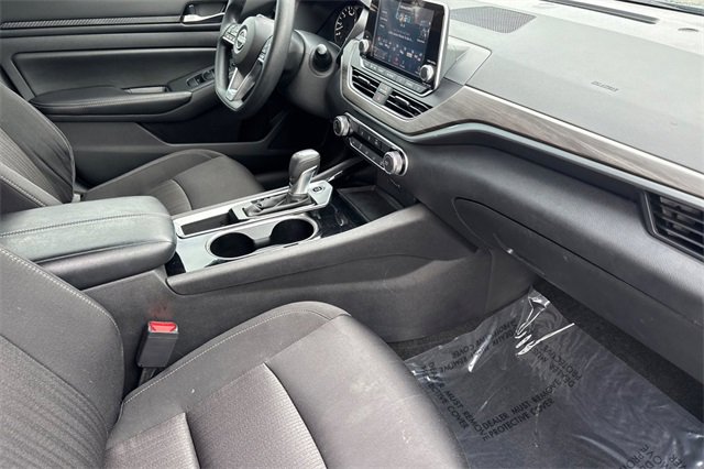 Used 2024 Nissan Altima 2.5 SV image 19