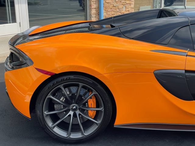 Used 2019 McLaren 570S Spider RWD image 18
