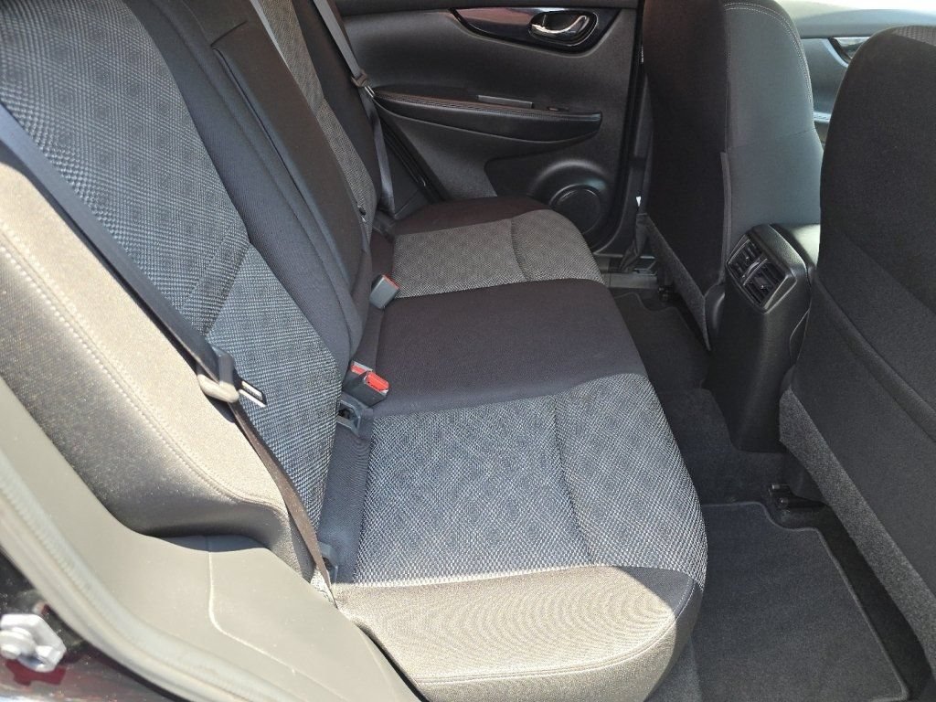 Used 2019 Nissan Rogue Sport SV AWD/4WD image 24