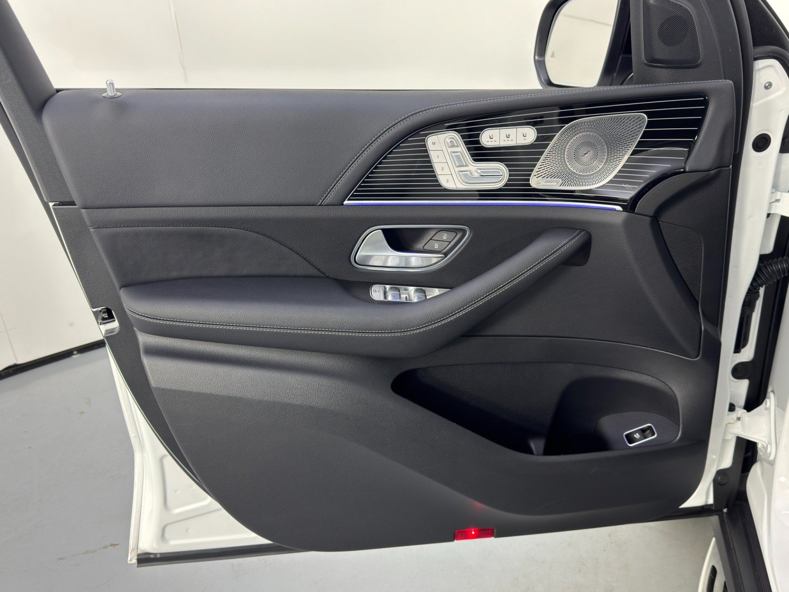 Used 2024 Mercedes-Benz GLS 580 4MATIC image 53