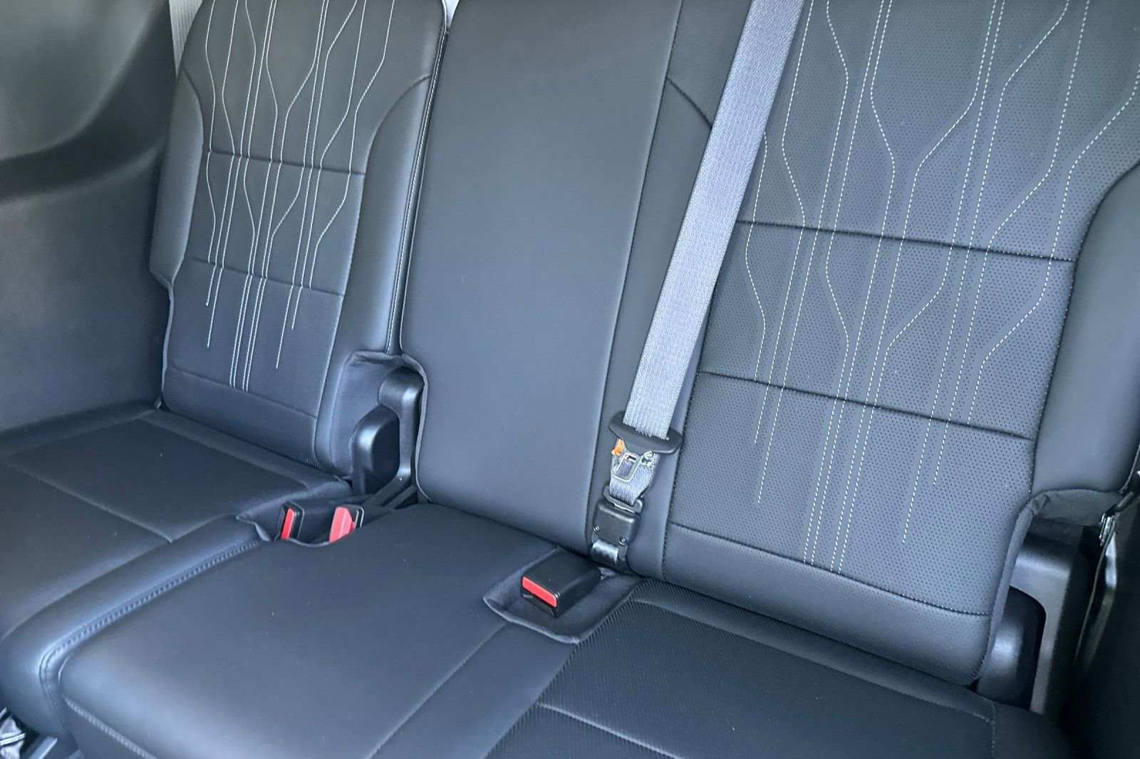 Certified 2025 Buick Enclave Avenir FWD image 16