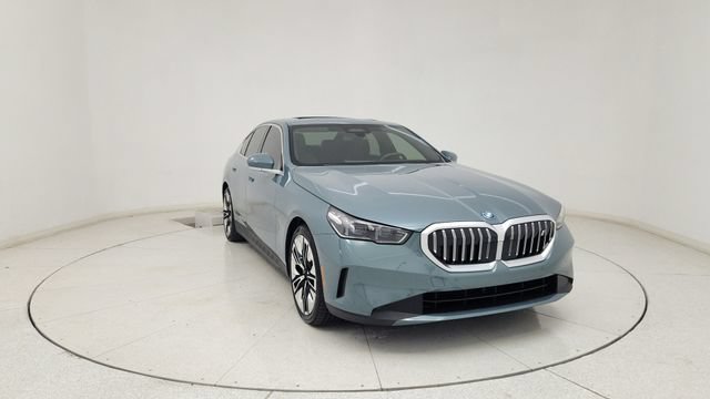 Used 2026 BMW i5 eDrive40 AWD/4WD image 2