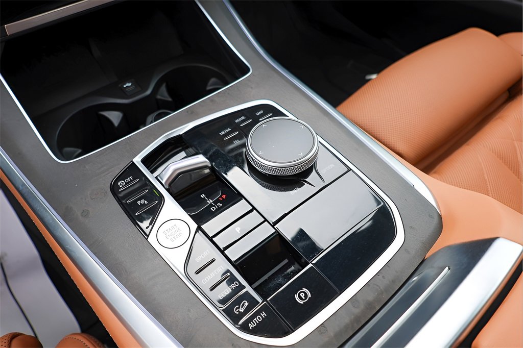 Used 2026 BMW X5 xDrive40i w/ M Sport Package image 17