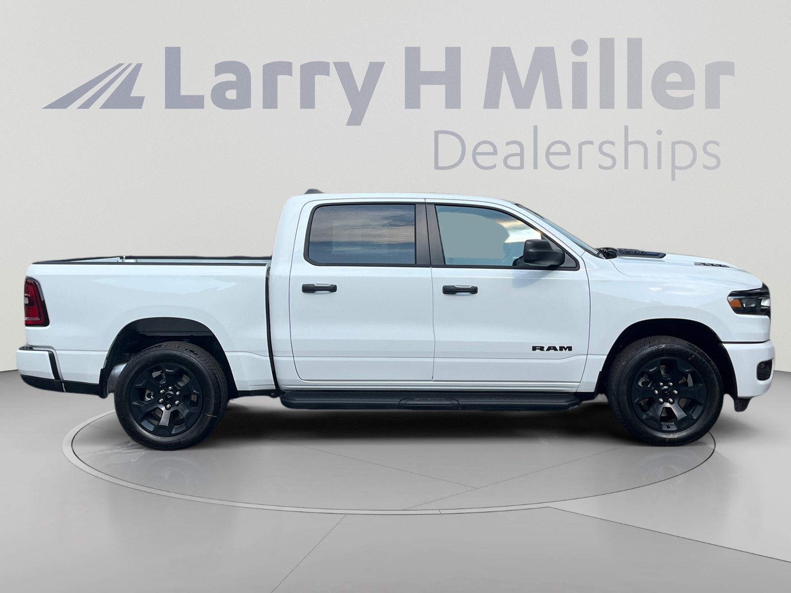 New 2026 RAM 1500 Express AWD/4WD image 6