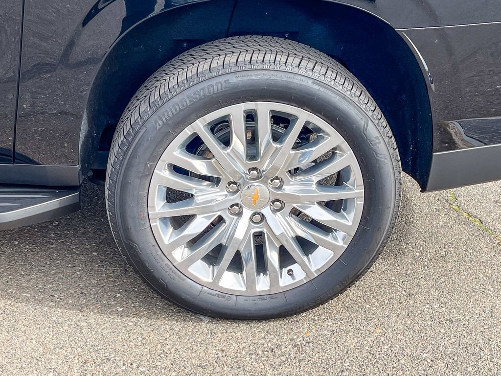 Used 2026 Chevrolet Suburban LS image 10