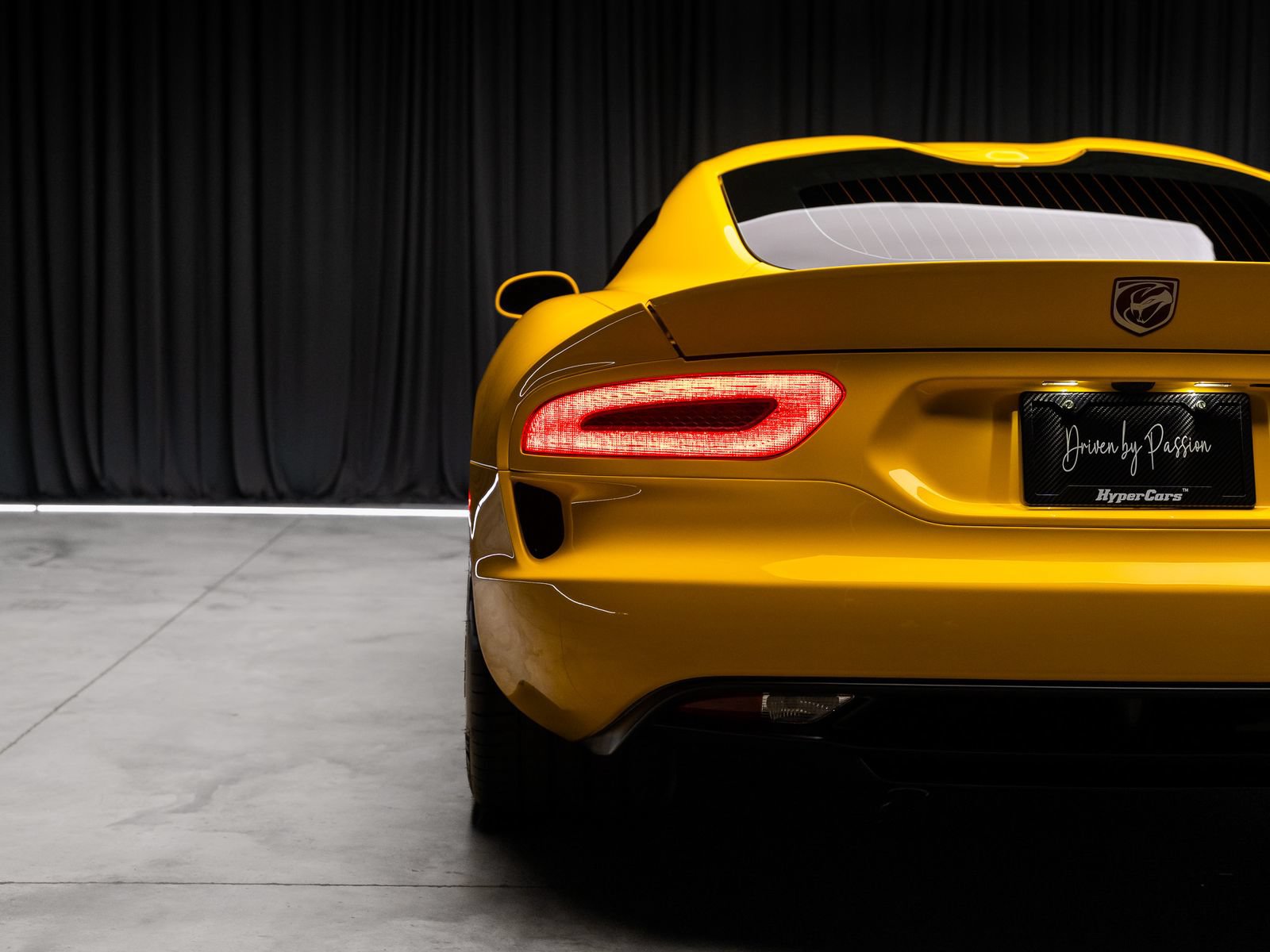 Used 2014 SRT Viper SRT-10 w/ Grand Touring Package RWD image 32