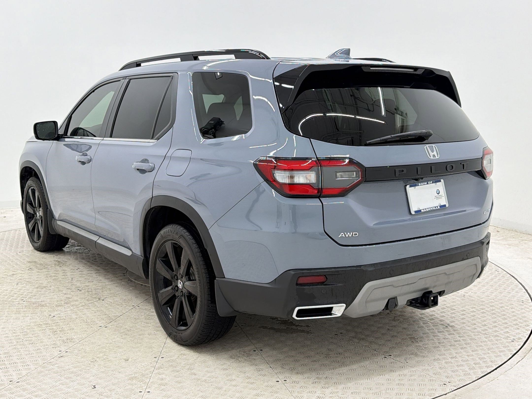Used 2024 Honda Pilot Elite image 3