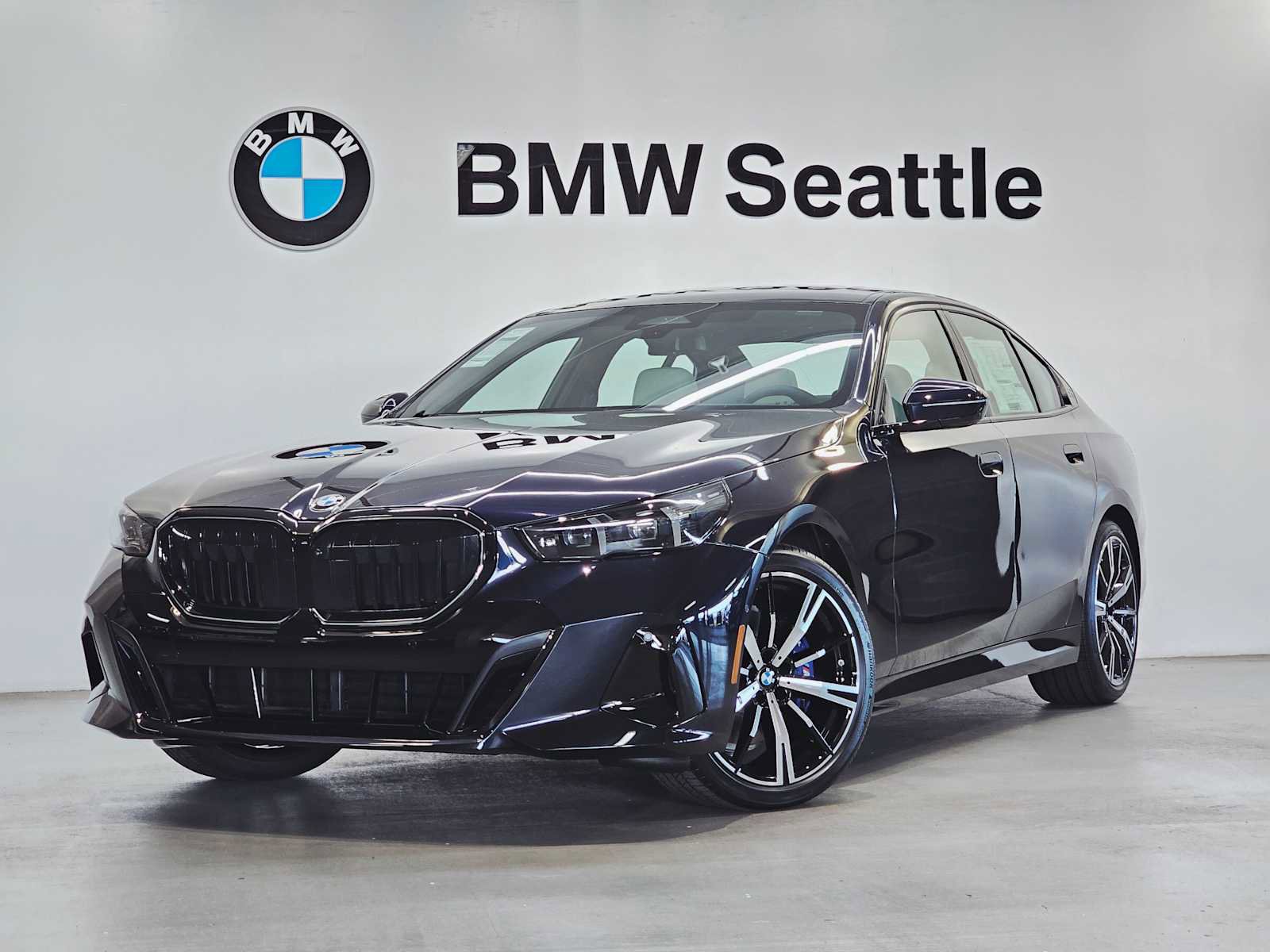 New 2026 BMW 530i xDrive w/ M Sport Package