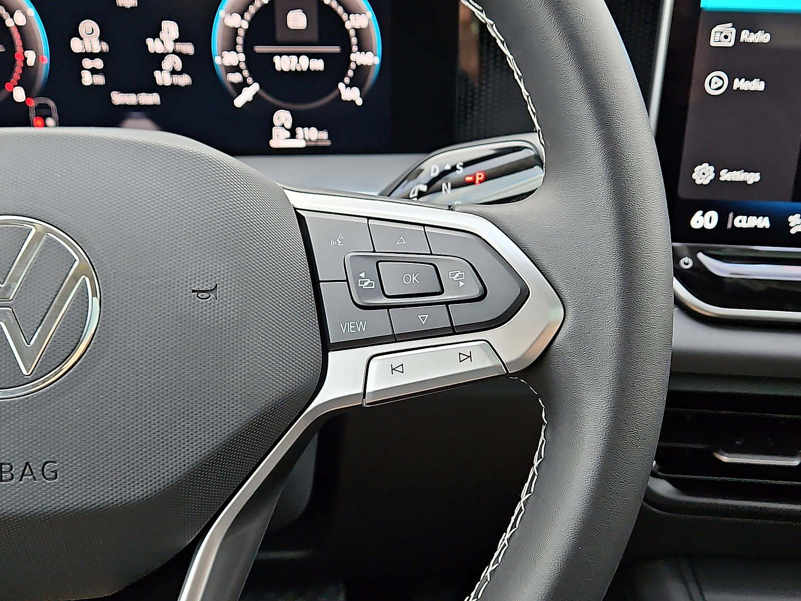 New 2026 Volkswagen Tiguan SE image 19