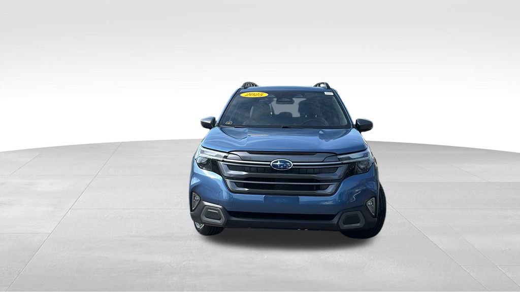 Used 2025 Subaru Forester Limited image 2