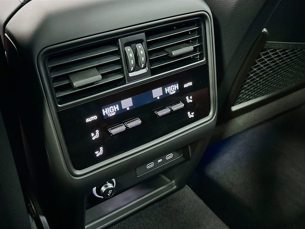 Used 2026 Porsche Cayenne Coupe image 27