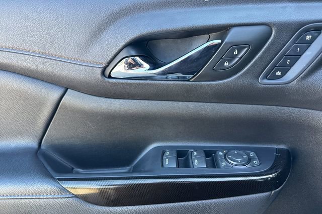 Used 2022 GMC Acadia AT4 w/ Technology Package image 11