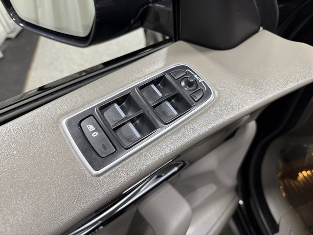 Used 2020 Jaguar F-PACE R-Sport image 22