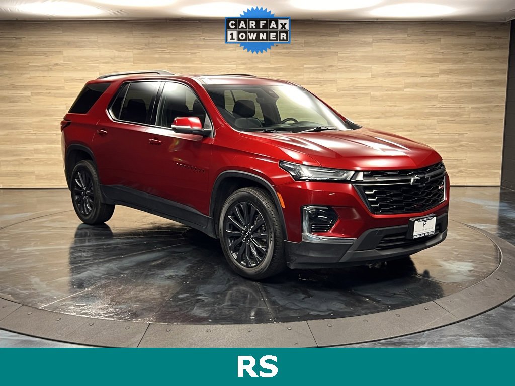 Used 2023 Chevrolet Traverse RS image 1