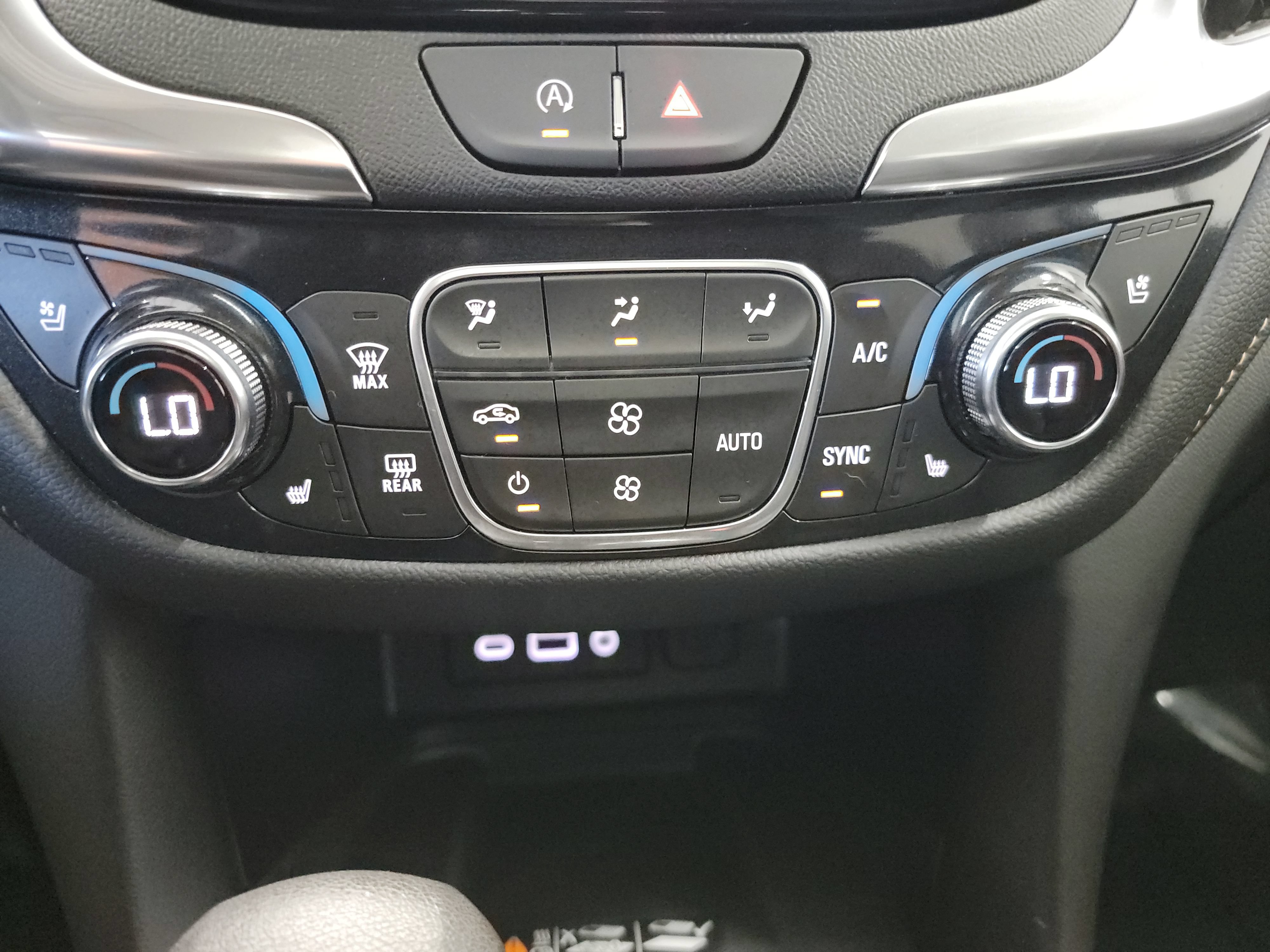 Used 2022 Chevrolet Equinox Premier FWD image 21