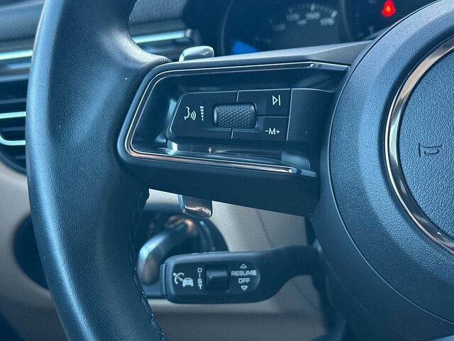 Used 2024 Porsche Macan image 30