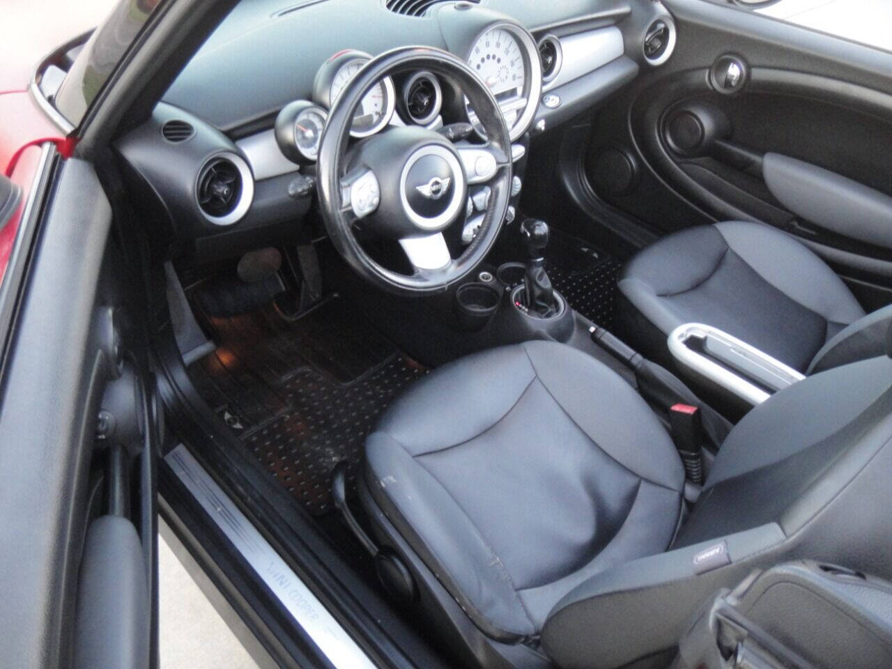 Used 2010 MINI Cooper Convertible FWD image 10
