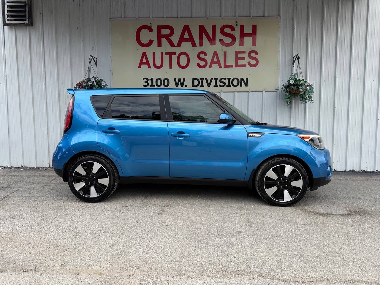 Used 2017 Kia Soul + w/ Designer's Package FWD image 6