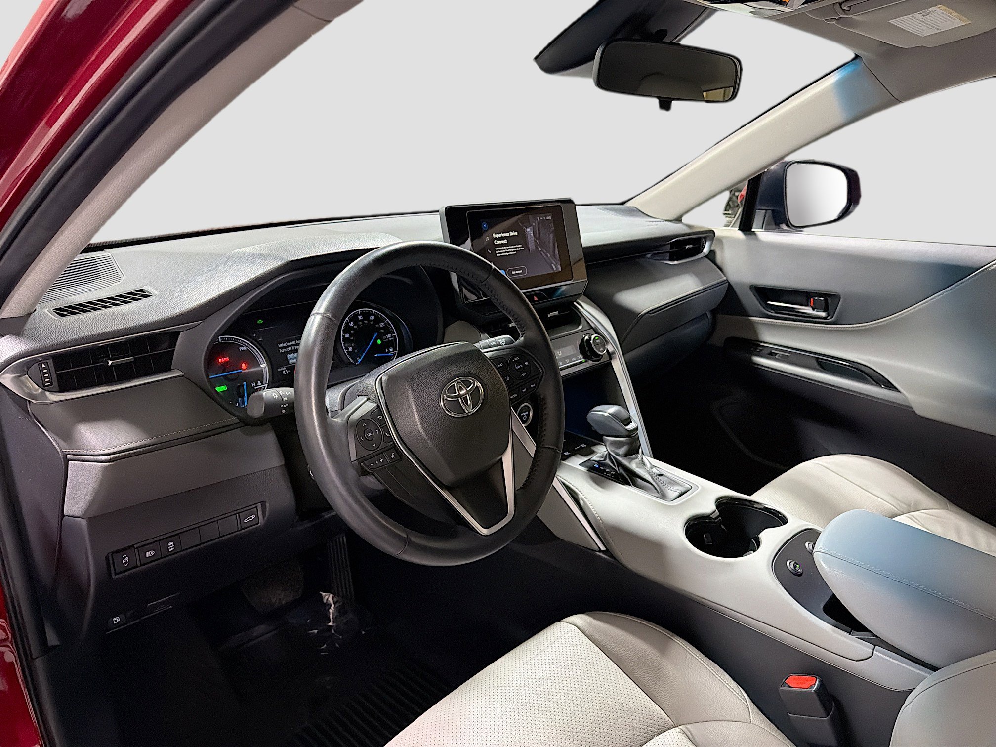 Used 2023 Toyota Venza LE image 9