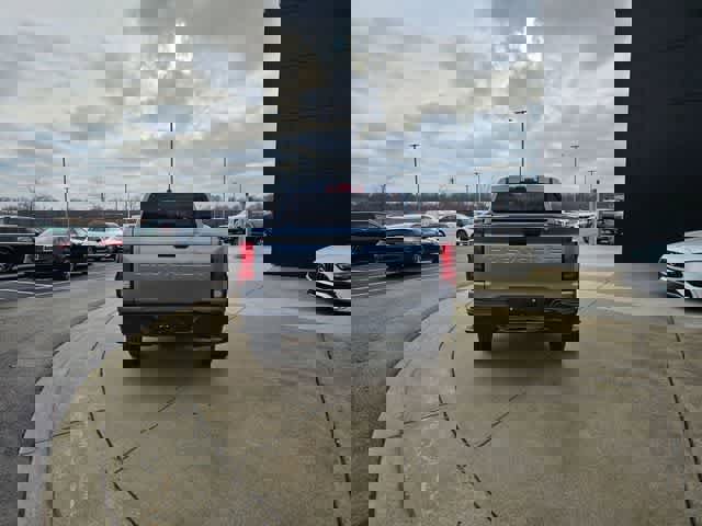 Used 2023 Chevrolet Colorado W/T image 8