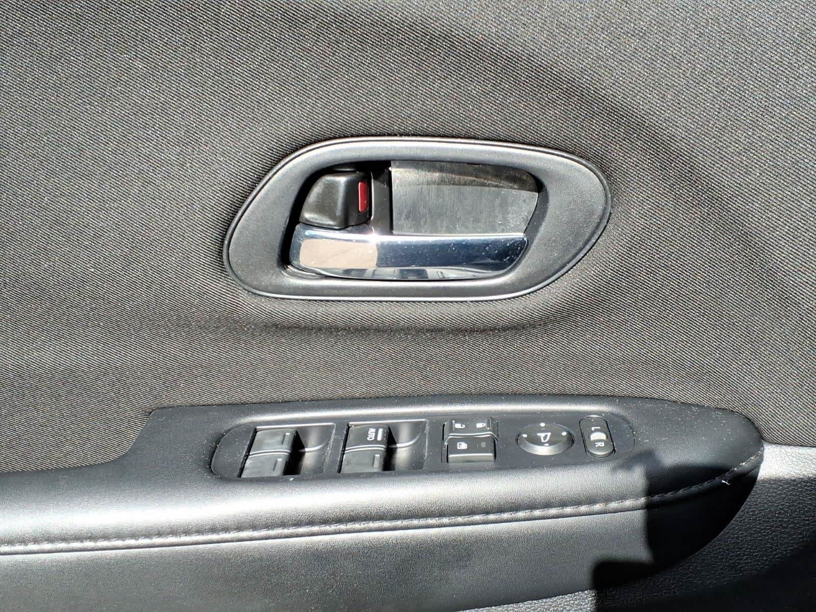 Used 2018 Honda HR-V LX image 13