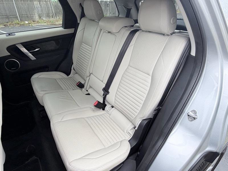 Used 2020 Land Rover Discovery Sport SE AWD/4WD image 9