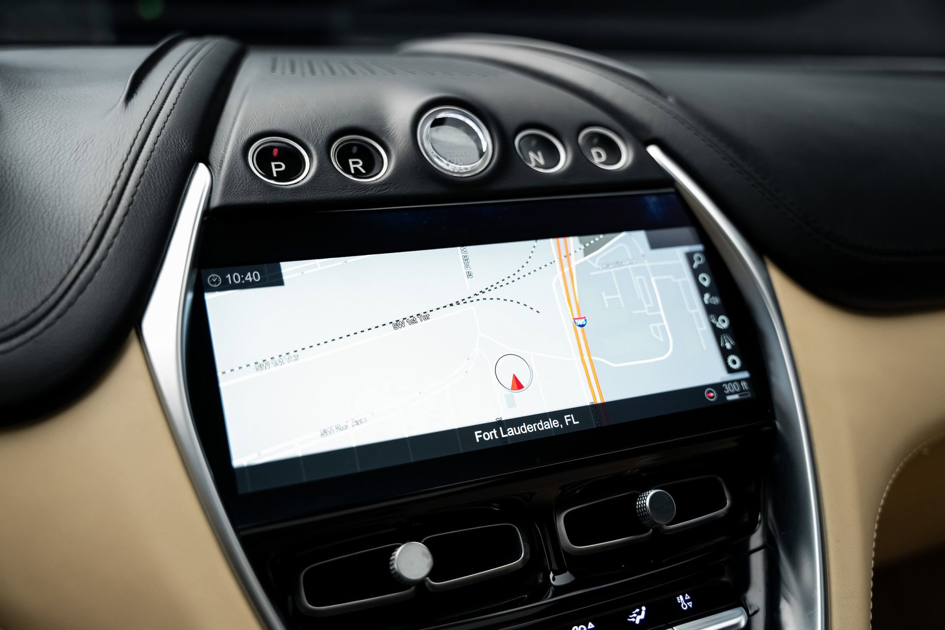 Used 2021 Aston Martin DBX AWD/4WD image 47