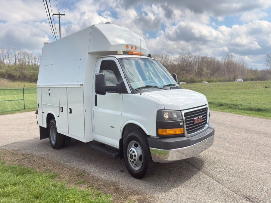 Used 2018 GMC Savana 3500 w/ Power Convenience Package RWD image 1