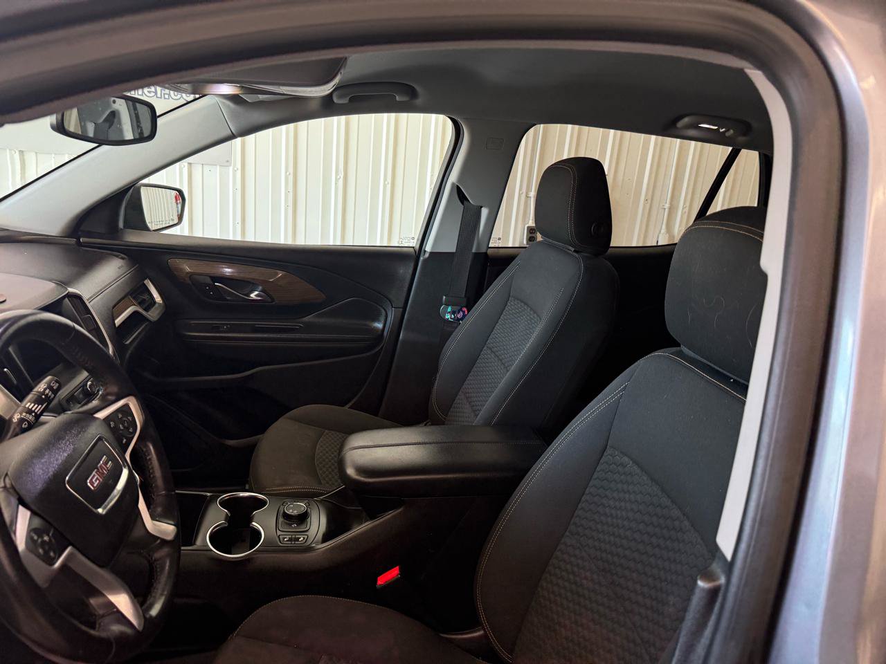 Used 2018 GMC Terrain SLE w/ Driver Convenience Package AWD/4WD image 9