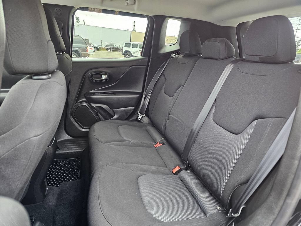 Used 2022 Jeep Renegade Sport w/ Sport Appearance Group AWD/4WD image 17