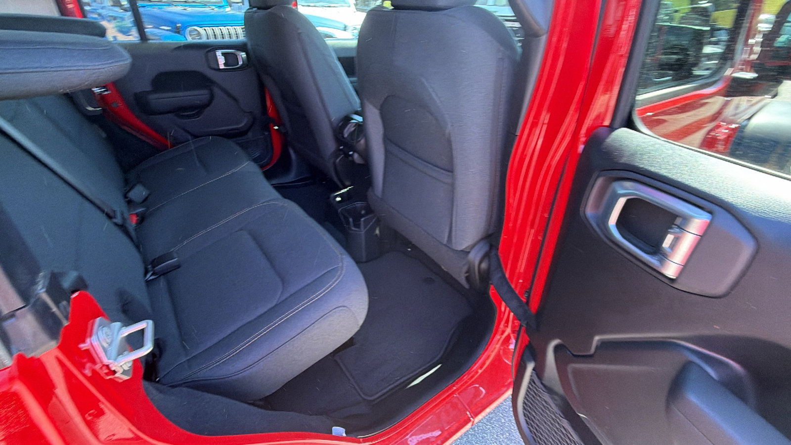 Used 2025 Jeep Wrangler Sport S image 21