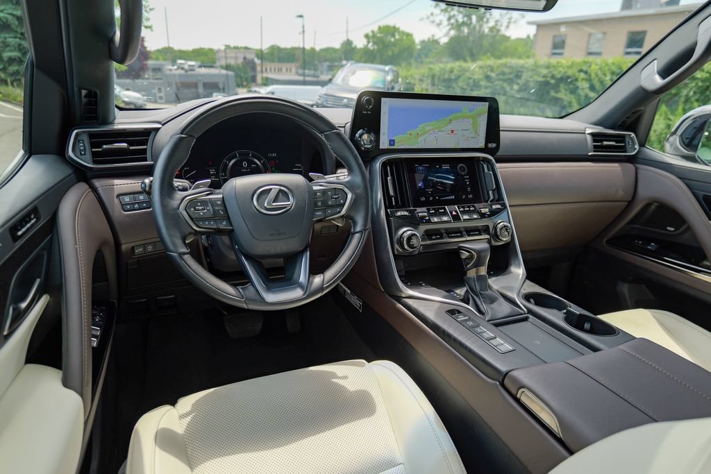 Used 2024 Lexus LX 600 4WD w/ Appearance Package image 43