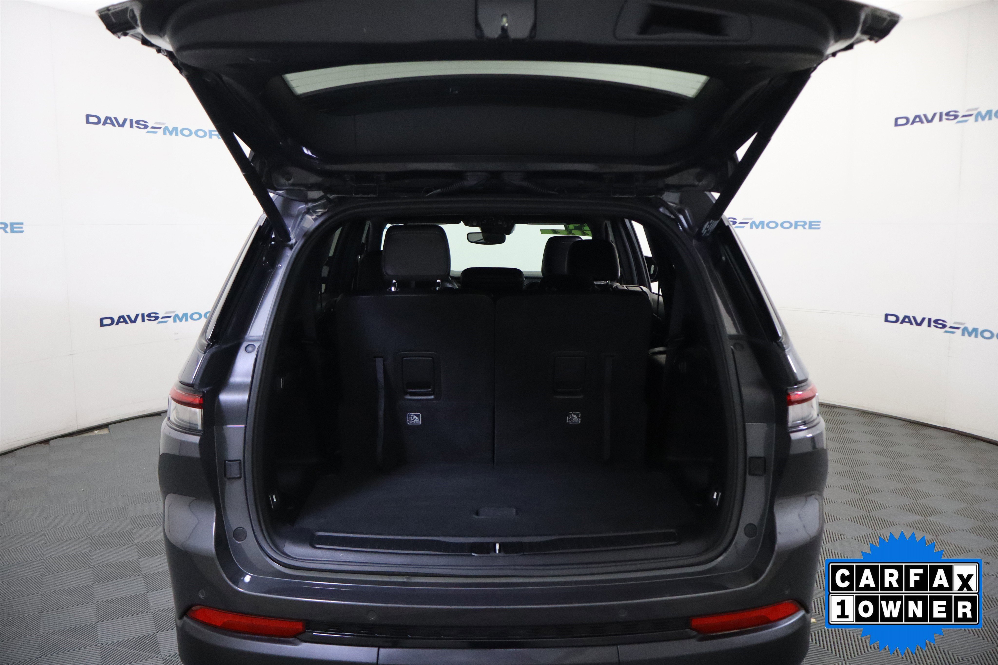 Used 2024 Jeep Grand Cherokee L Laredo image 8