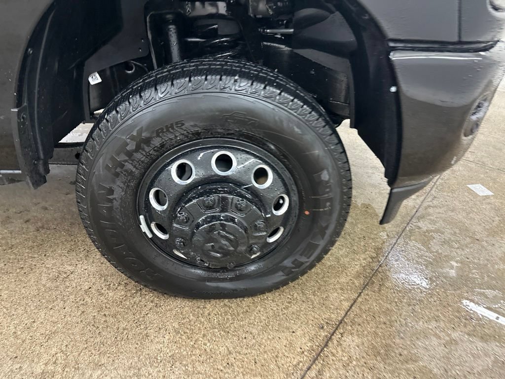 New 2026 RAM 3500 Laramie AWD/4WD image 15