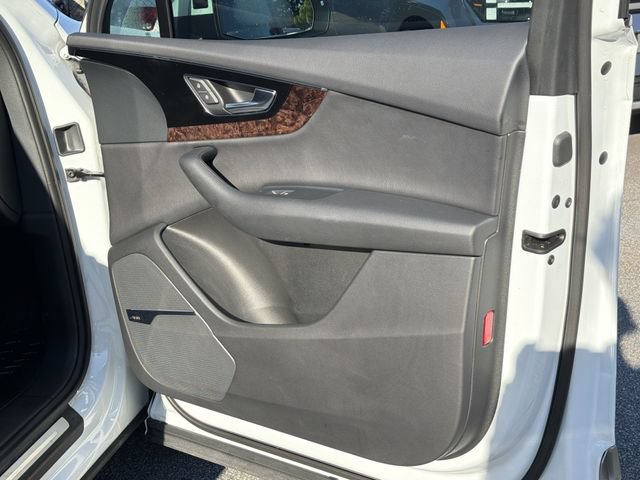 Used 2018 Audi Q7 3.0T Prestige w/ Prestige Package AWD/4WD image 16