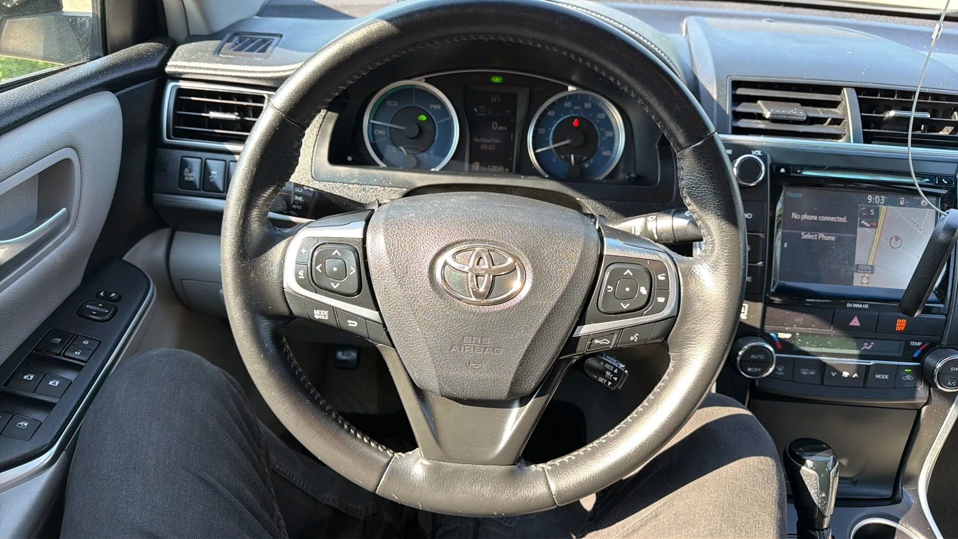 Used 2016 Toyota Camry XLE w/ Moonroof Package FWD image 10