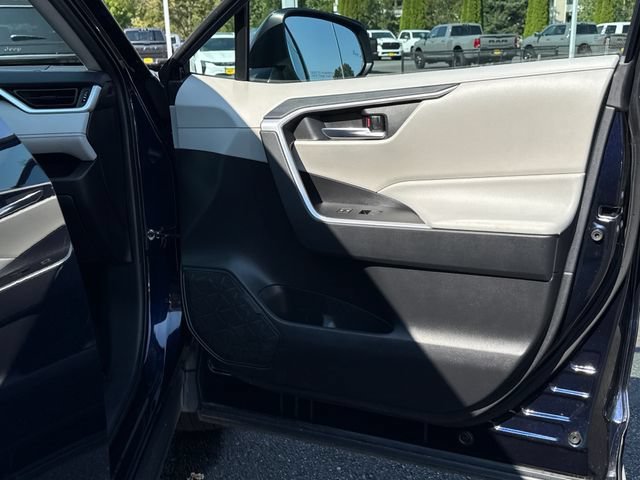 Used 2021 Toyota RAV4 XLE w/ XLE Grade Weather Package AWD/4WD image 22