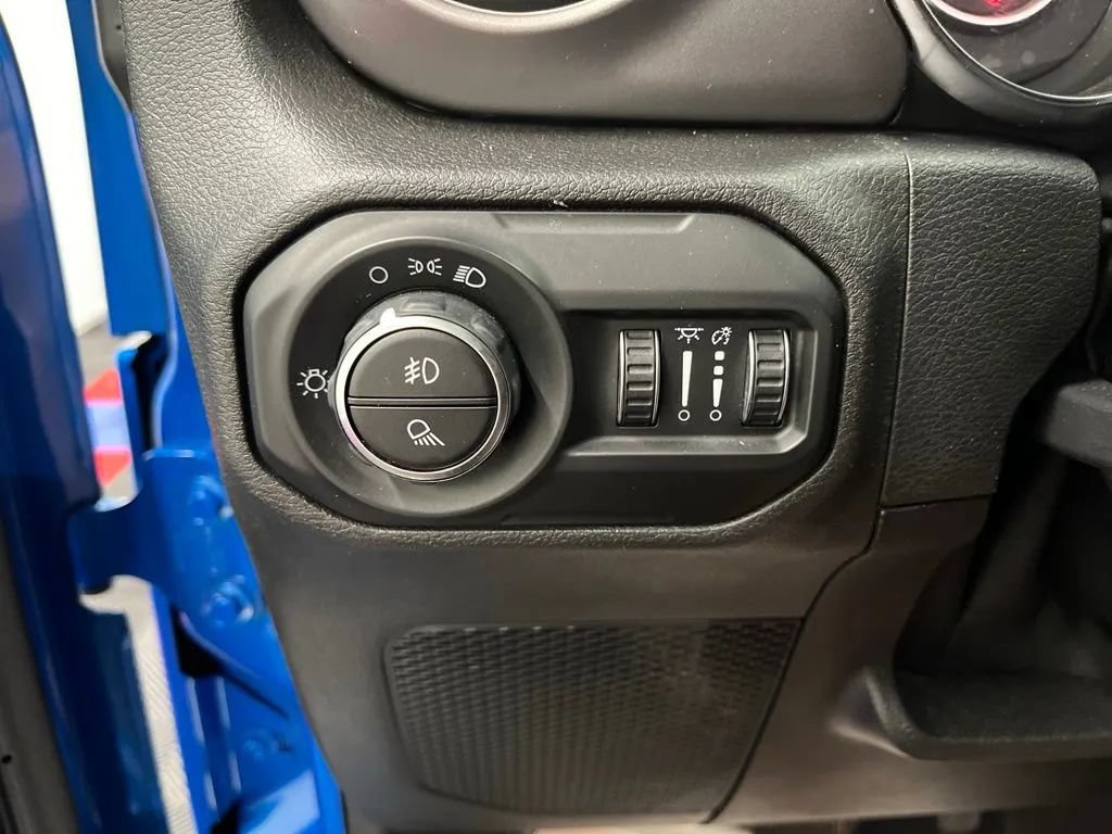 Used 2021 Jeep Gladiator Sport AWD/4WD image 25
