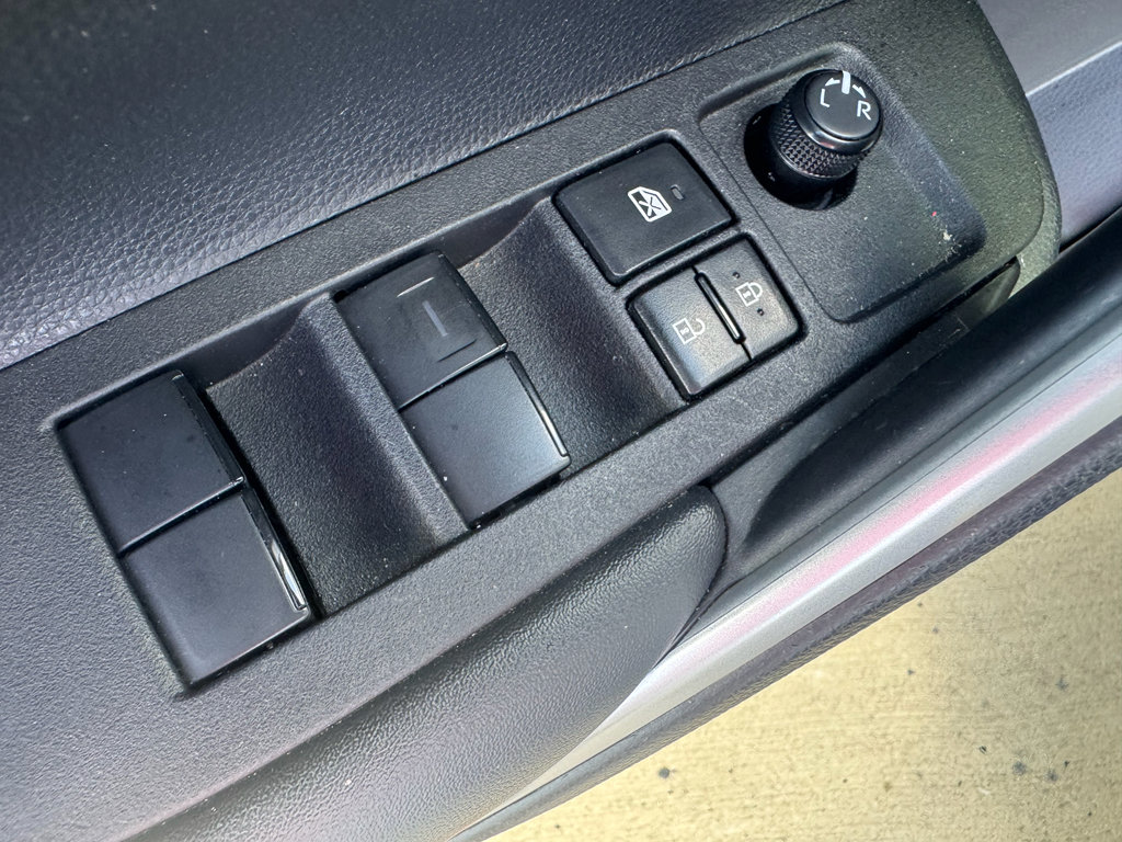 Used 2025 Toyota Corolla Cross LE w/ Moonroof Package FWD image 10