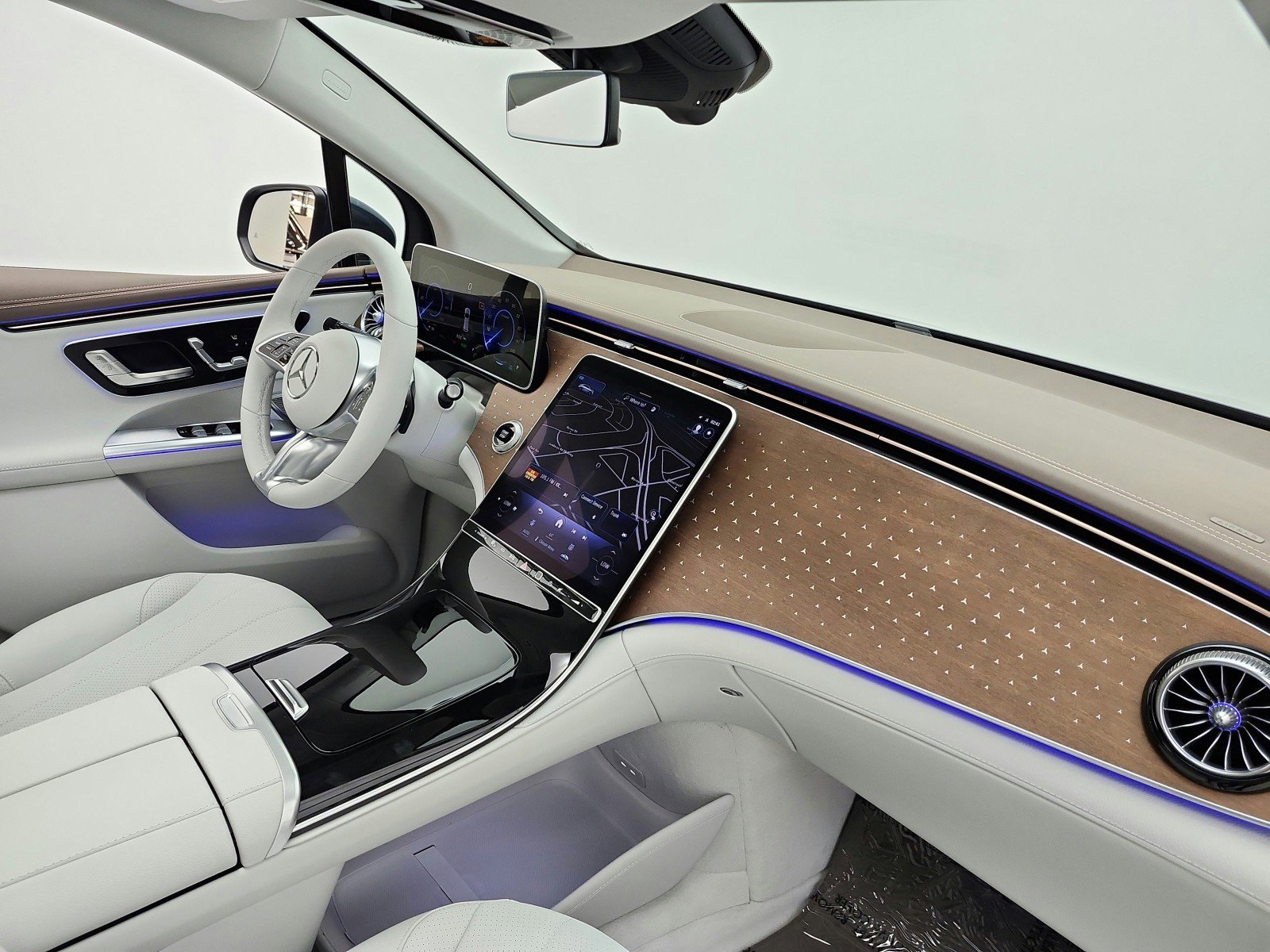 New 2026 Mercedes-Benz EQE 320 4MATIC SUV image 12