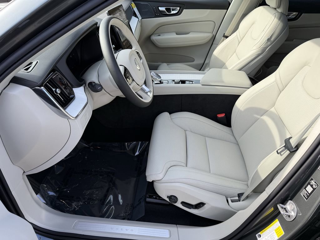 New 2026 Volvo XC60 B5 Ultra w/ Climate Package image 9