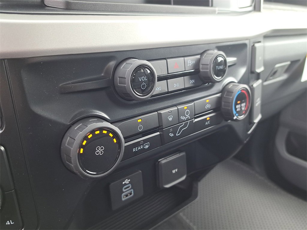 New 2026 Ford F350 4x4 Crew Cab Super Duty image 27