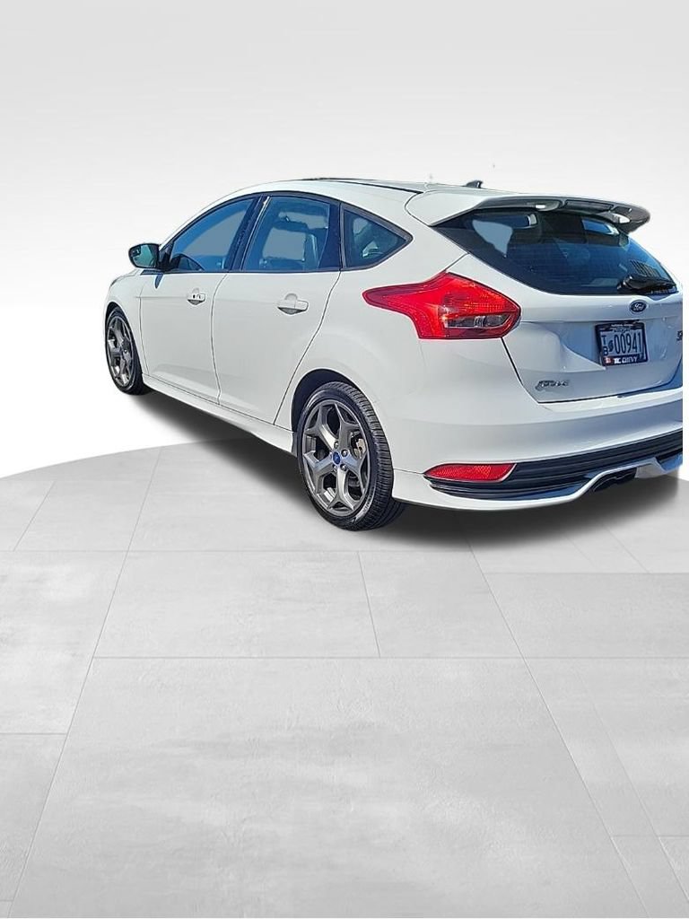 Used 2016 Ford Focus ST w/ Equipment Group 402A FWD image 6
