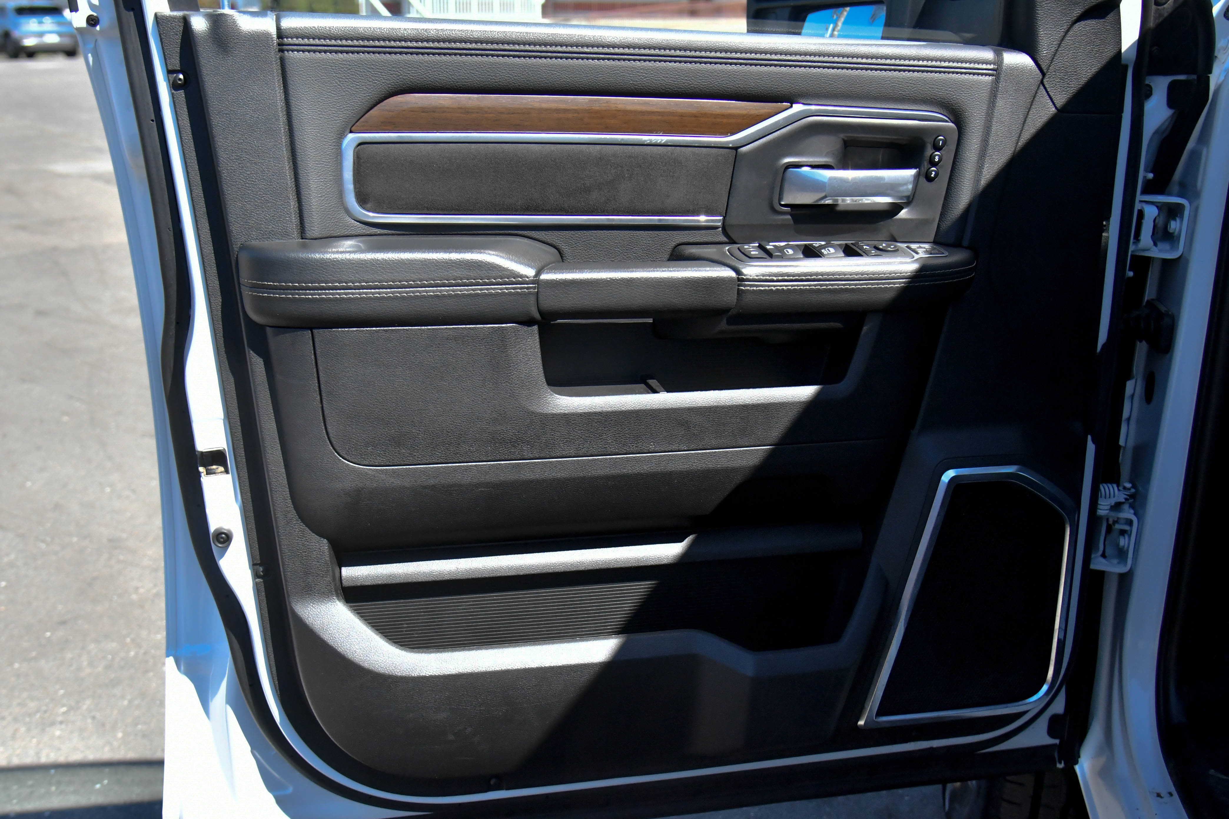 Used 2024 RAM 2500 Laramie image 17