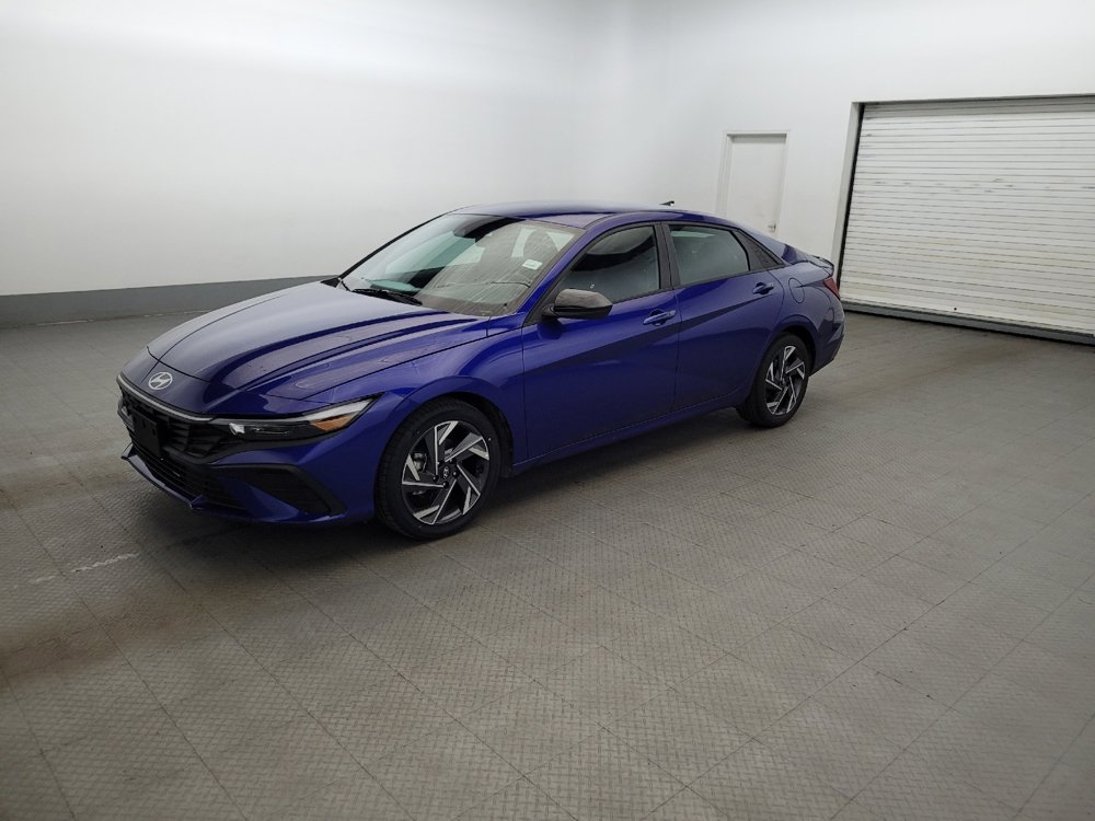 Used 2025 Hyundai Elantra Sport FWD image 2